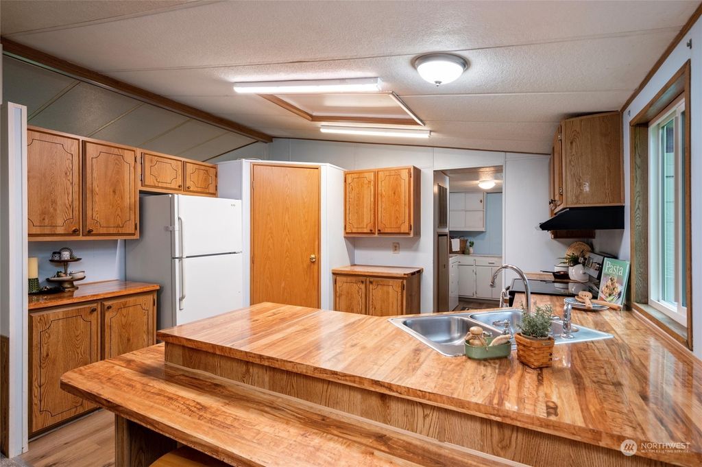 listing image 9361458778002955664