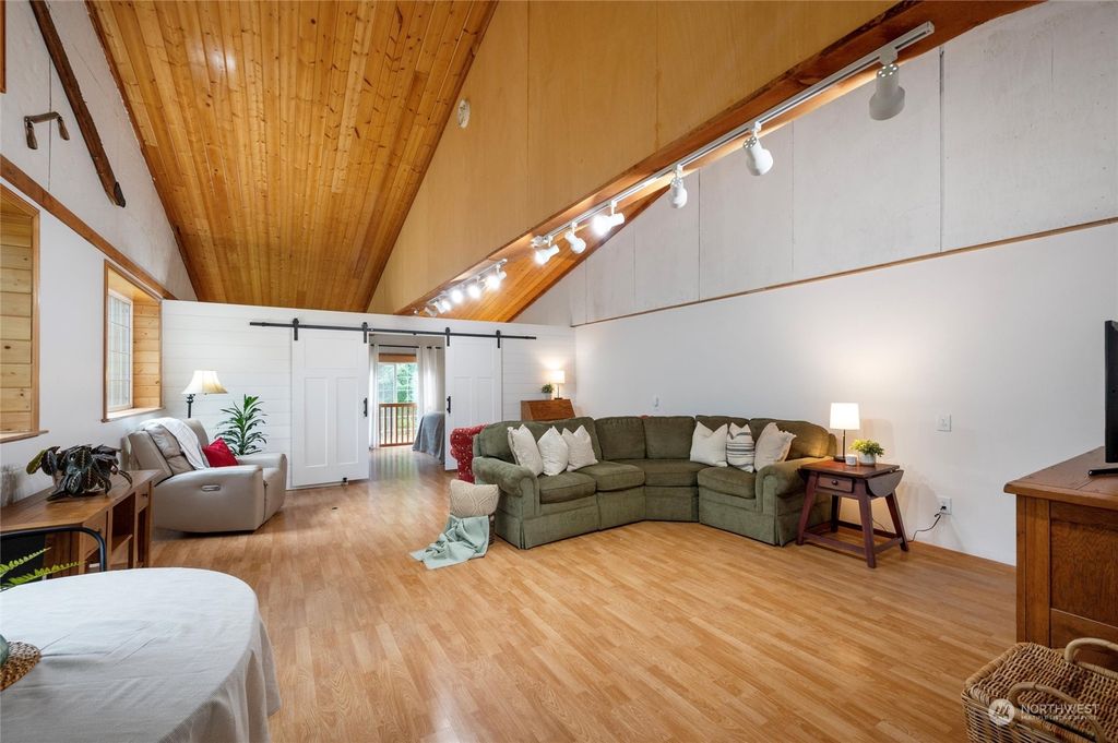 listing image 9362518410335349422