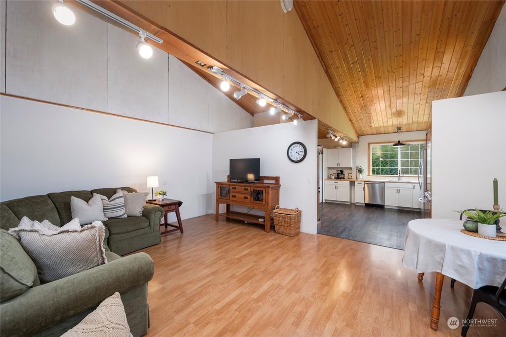 listing image 9360874252413005034
