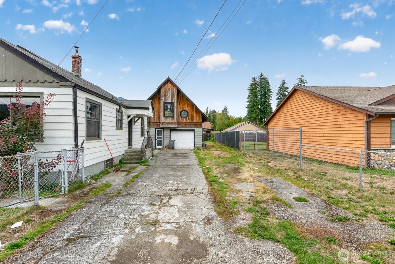 755 Sauk Avenue