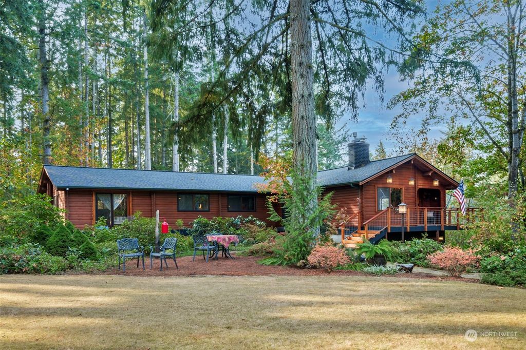 Photo of 17532 SE Lake Holm Road, Auburn, WA 98092 (MLS # 2025438)