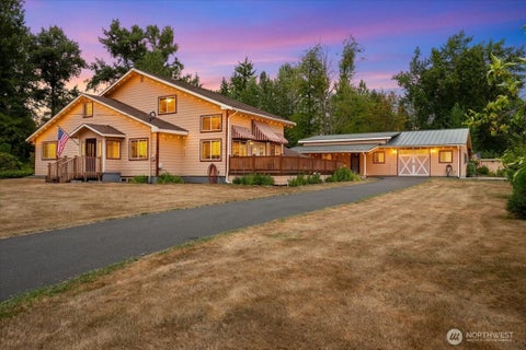 Photo of 209 Emery Avenue N, South Prairie, WA 98385 (MLS # 2571992)