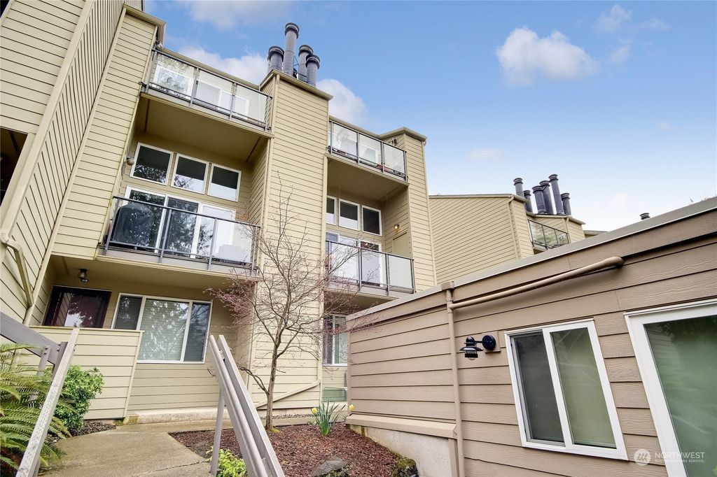 Photo of 2933 76th Avenue SE #42-A, Mercer Island, WA 98040 (MLS # 2053023)