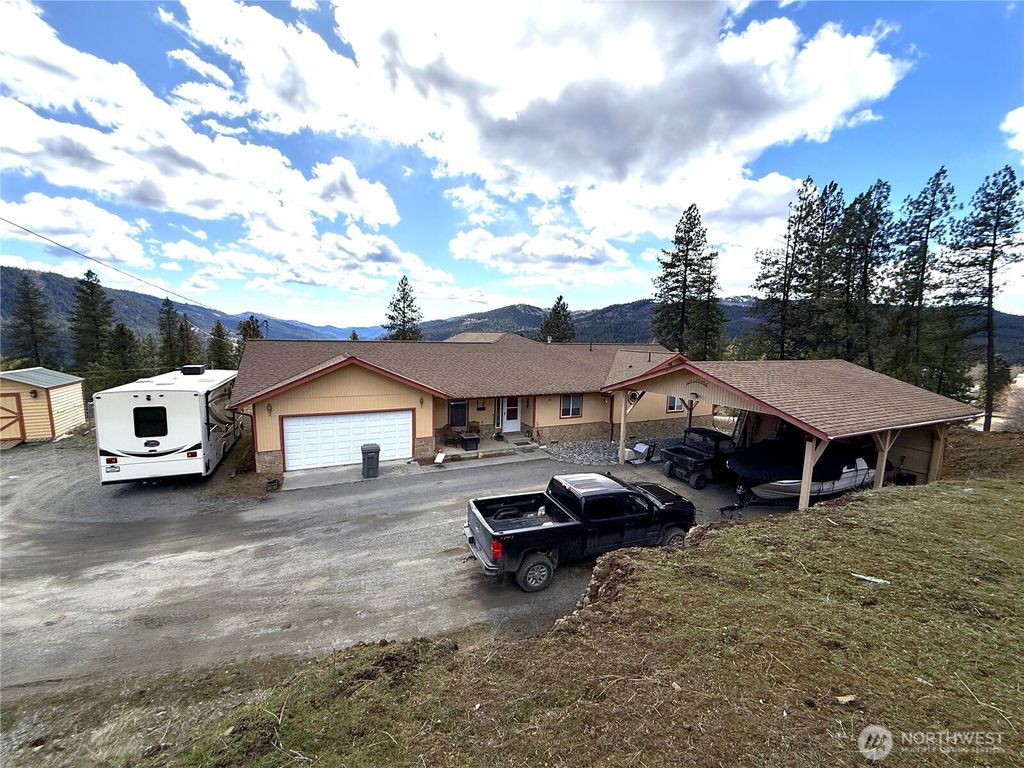 Photo of 724 E Delaware Avenue, Republic, WA 99166 (MLS # 2493801)