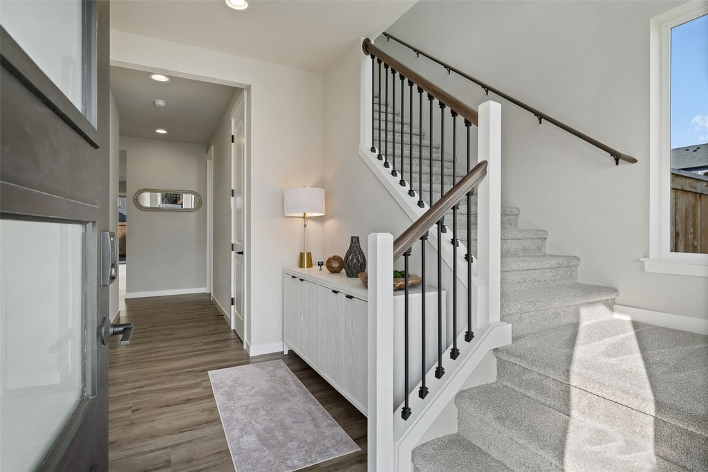 Photo of 14316 Ash Way WAY #B, Lynnwood, WA 98087 (MLS # 2595381)