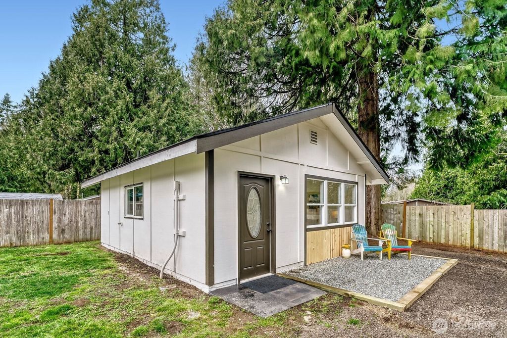 Photo of 19134 SE 133rd Place, Renton, WA 98059 (MLS # 2476064)