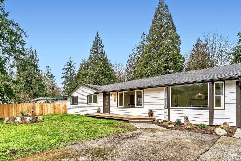 Photo of 19134 SE 133rd Place, Renton, WA 98059 (MLS # 2476064)