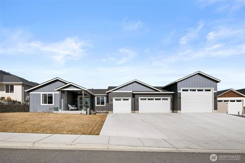 Photo of 15008 Allison Place, Entiat, WA 98822 (MLS # 2484009)