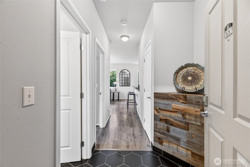 503 225th Lane NE F101