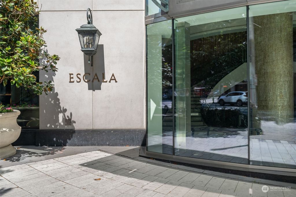 Photo of 1920 4th Avenue #811, Seattle, WA 98101 (MLS # 2188209)