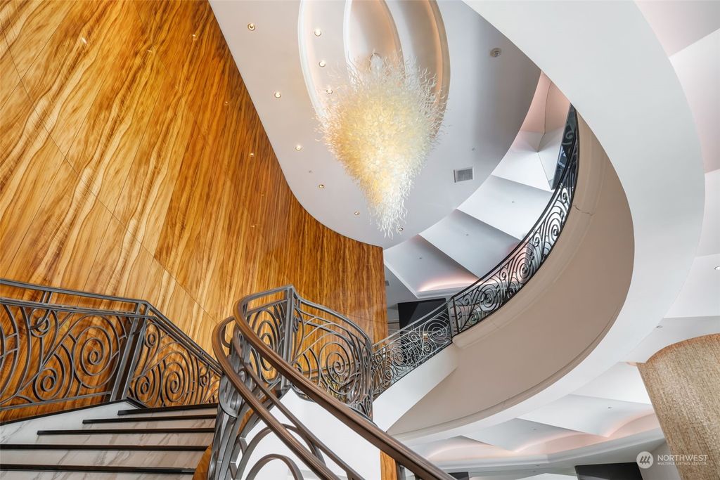 Photo of 1920 4th Avenue #811, Seattle, WA 98101 (MLS # 2188209)