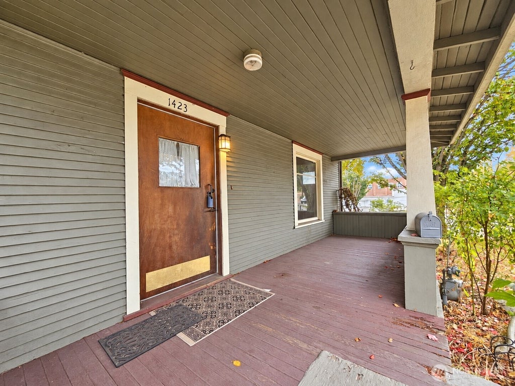 Photo of 1423 S Yakima Avenue, Tacoma, WA 98405 (MLS # 2585152)