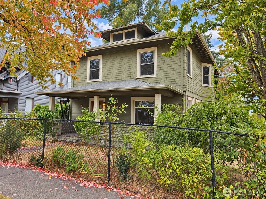 Photo of 1423 S Yakima Avenue, Tacoma, WA 98405 (MLS # 2585152)