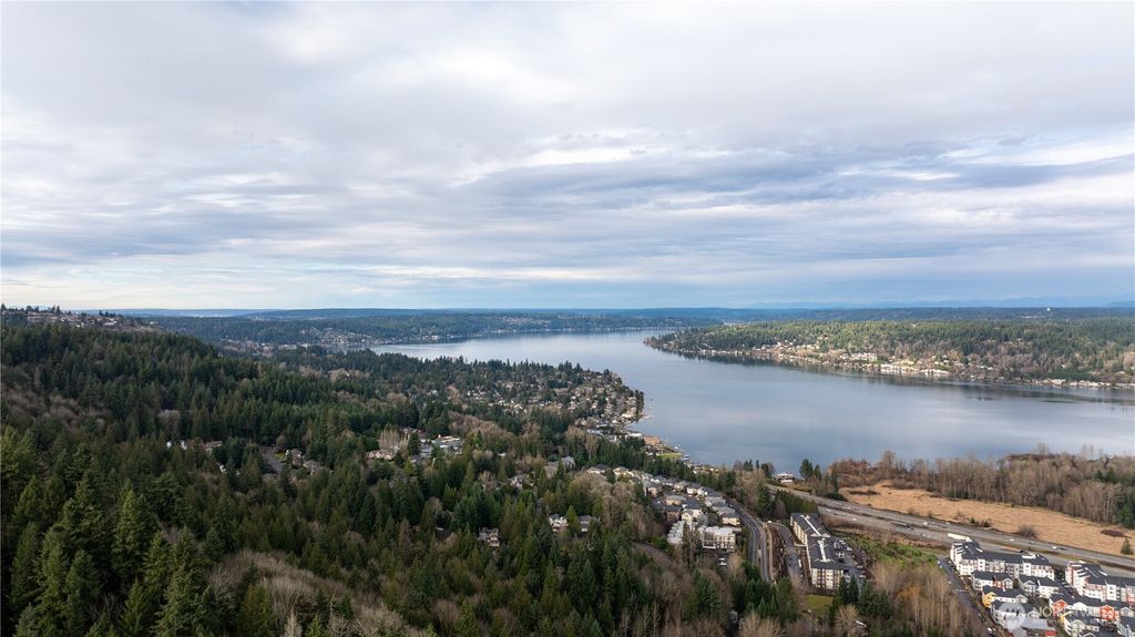 Photo of 190 XX SE 66th Street, Issaquah, WA 98027 (MLS # 2436427)