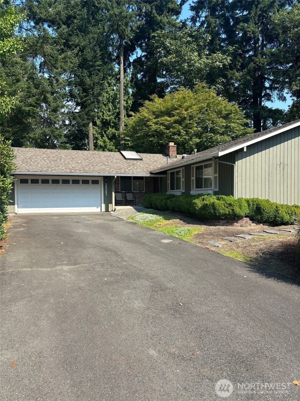Photo of 14062 120th Avenue NE, Kirkland, WA 98034 (MLS # 2427003)