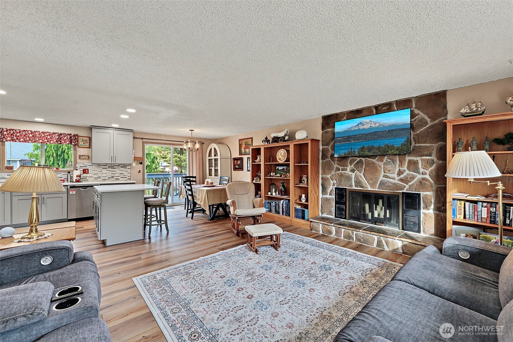 218 S 317th Place