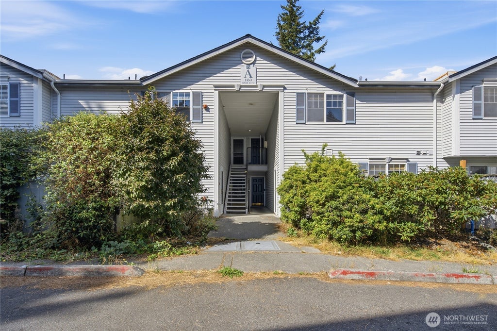 Photo of 1160 Monroe Avenue NE #A2, Renton, WA 98056 (MLS # 2579593)