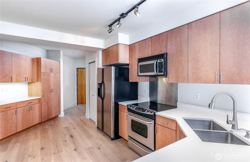 159 Denny Way 208