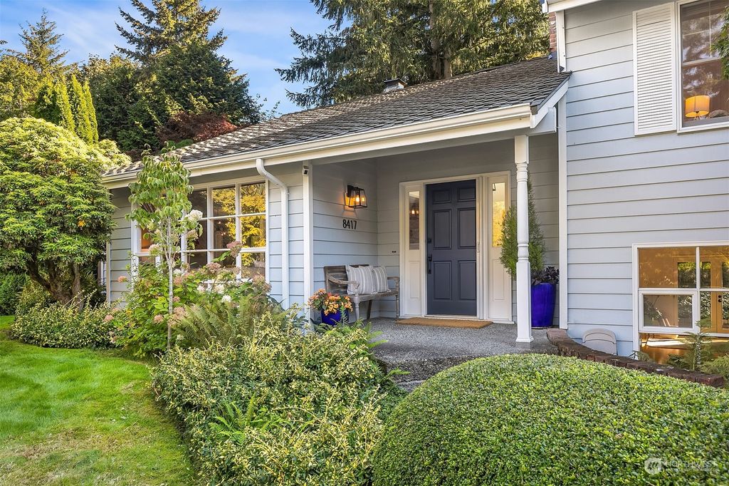 Photo of 8417 SE 35th Street, Mercer Island, WA 98040 (MLS # 2297029)