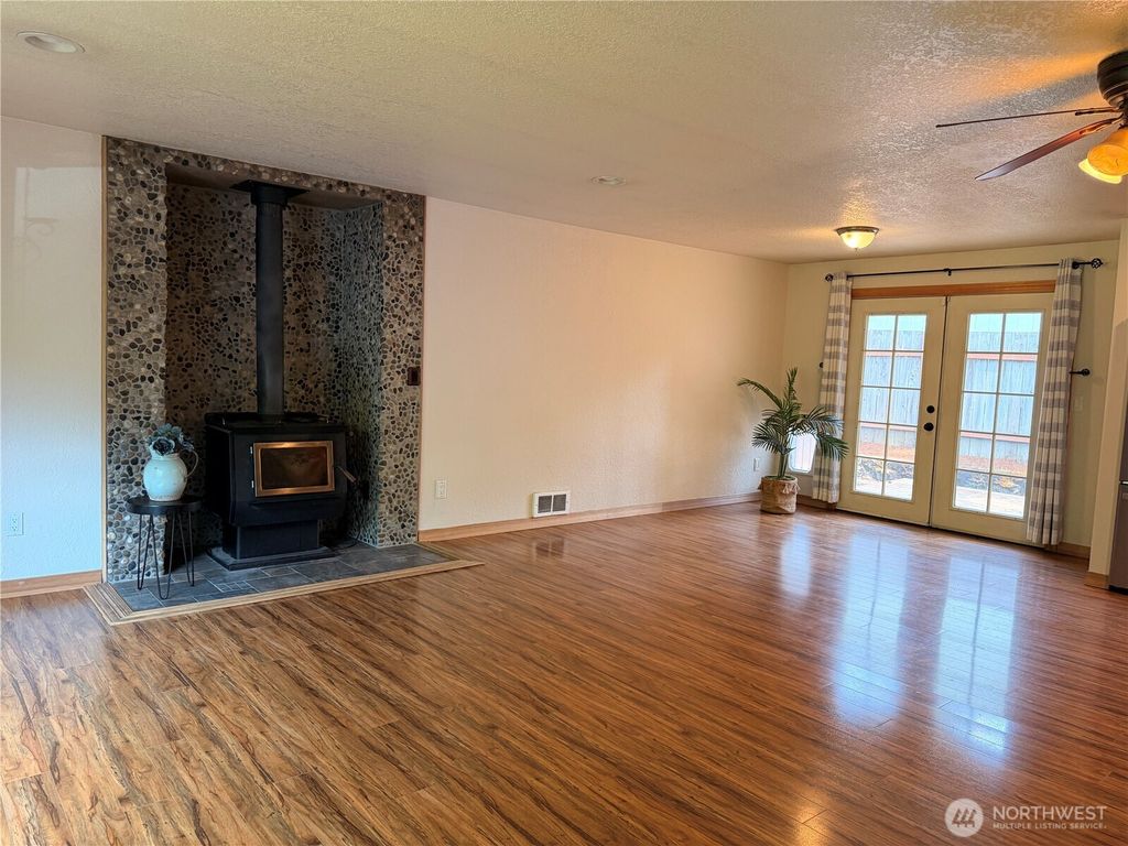 Photo of 3546 longhorn Dr, Bremerton, WA 98312 (MLS # 2517083)