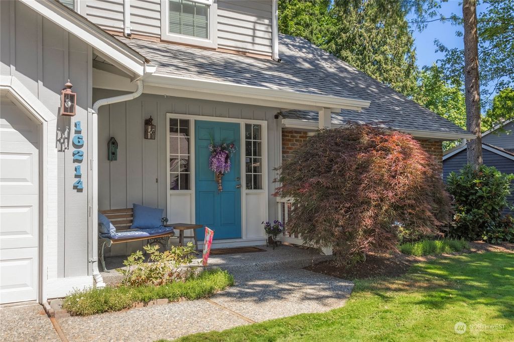Photo of 16214 SE 46th Place, Bellevue, WA 98006 (MLS # 2194051)