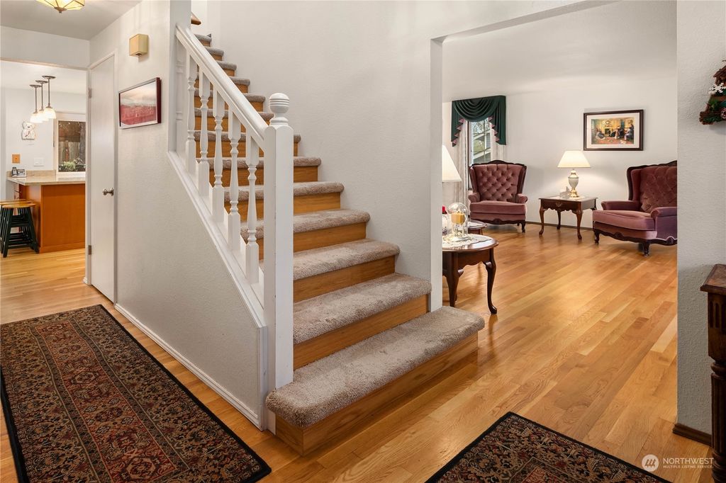 Photo of 16214 SE 46th Place, Bellevue, WA 98006 (MLS # 2194051)