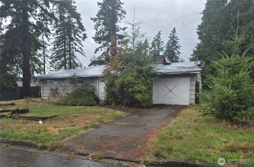 Photo of 9838 S 210th Place, Kent, WA 98031 (MLS # 2587676)