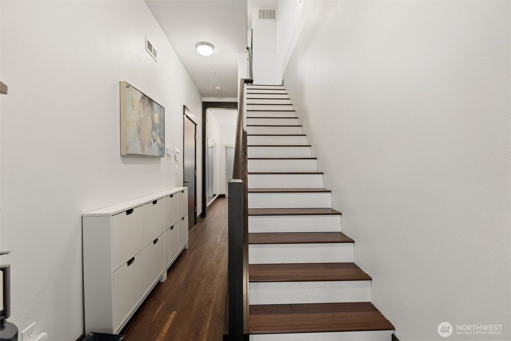 Photo of 4000 NE 3rd Place, Renton, WA 98056 (MLS # 2479060)