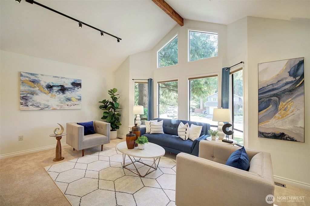 Photo of 22014 NE 13th Place, Sammamish, WA 98074 (MLS # 2550384)