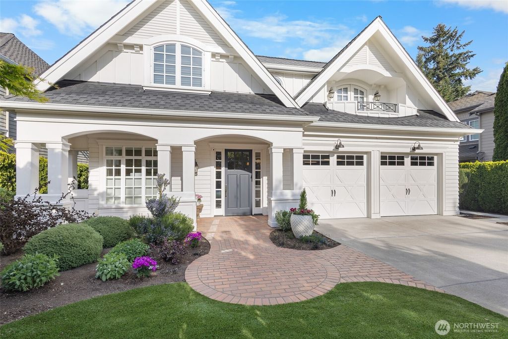 Photo of 726 99th Avenue NE, Bellevue, WA 98004 (MLS # 2387326)