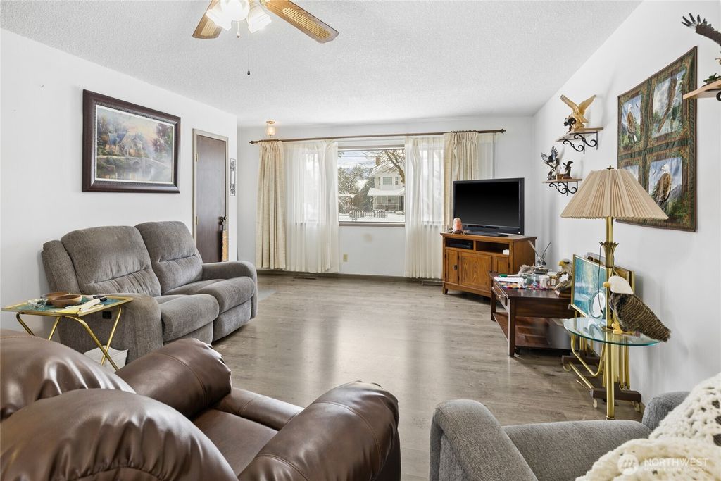 Photo of 508 W Fifth Street, Cle Elum, WA 98922 (MLS # 2465733)