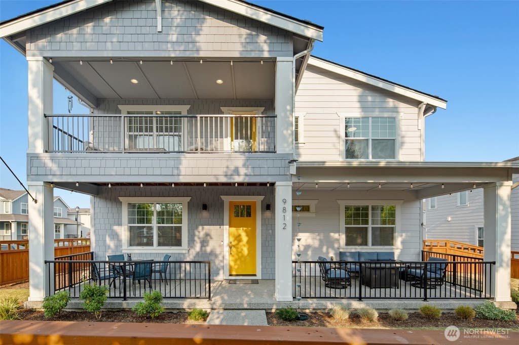 Photo of 9812 6th Avenue SW, Seattle, WA 98106 (MLS # 2570466)