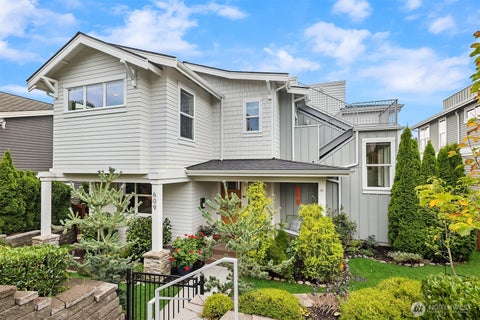 Photo of 609 1st Street, Kirkland, WA 98033 (MLS # 2579457)