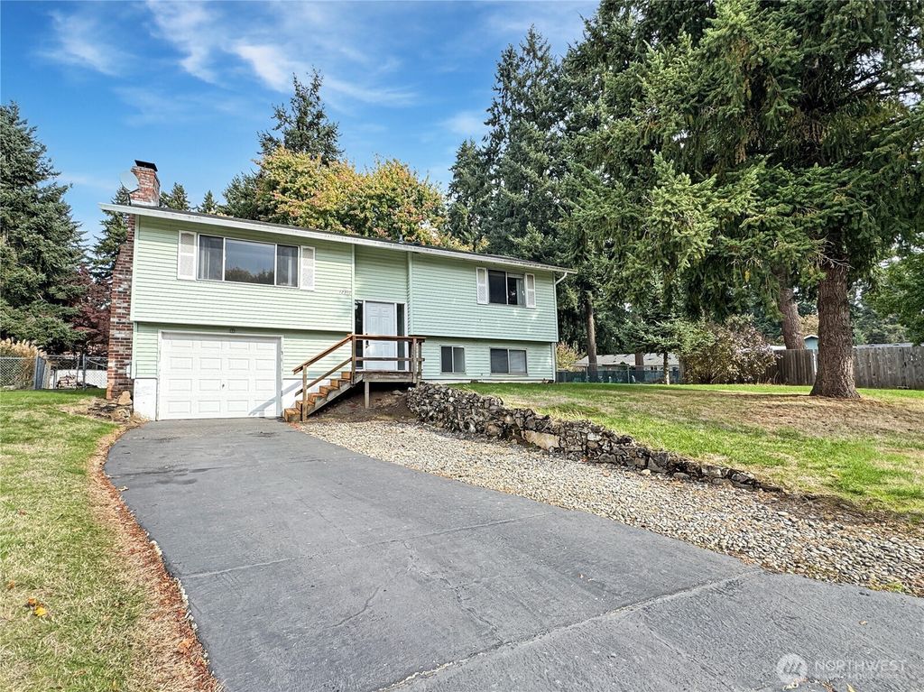 Photo of 12310 NE 32nd Street, Vancouver, WA 98682 (MLS # 2443428)