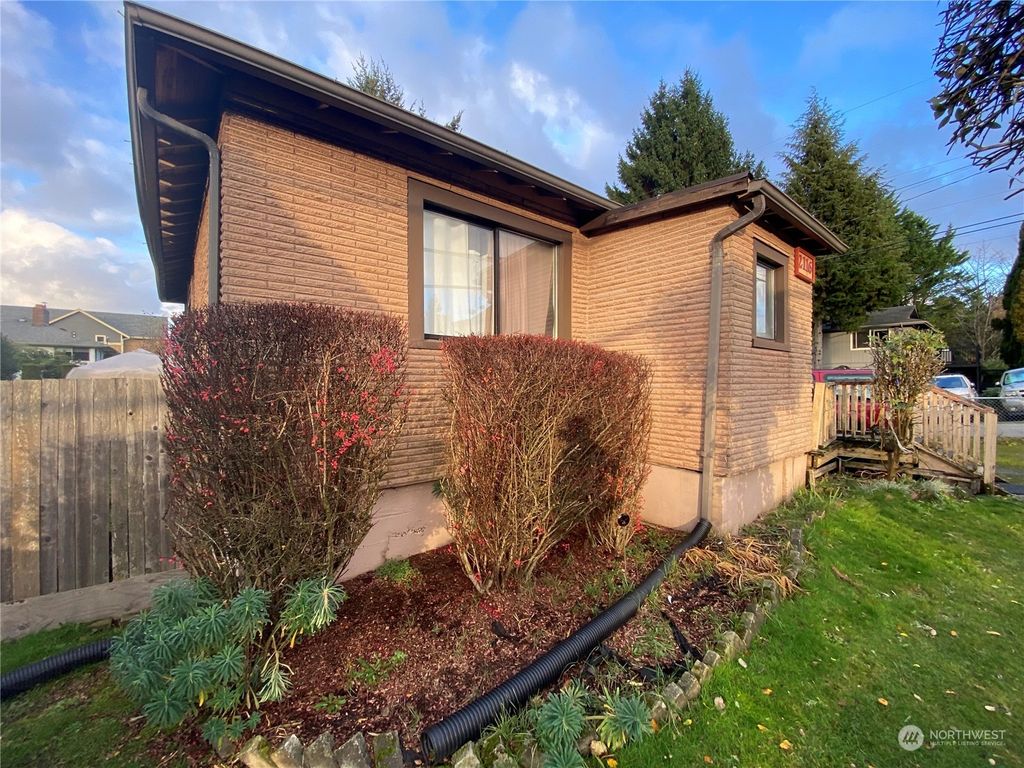 Photo of 2116 SW Thistle Street, Seattle, WA 98106 (MLS # 2323084)