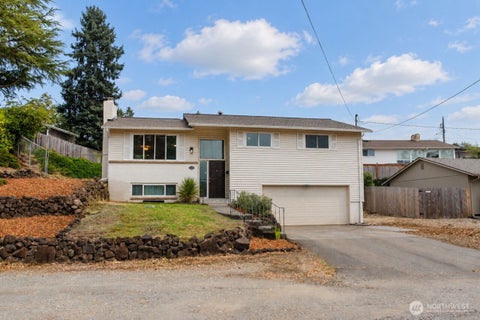 Photo of 1511 N James Street, Tacoma, WA 98406 (MLS # 2584924)
