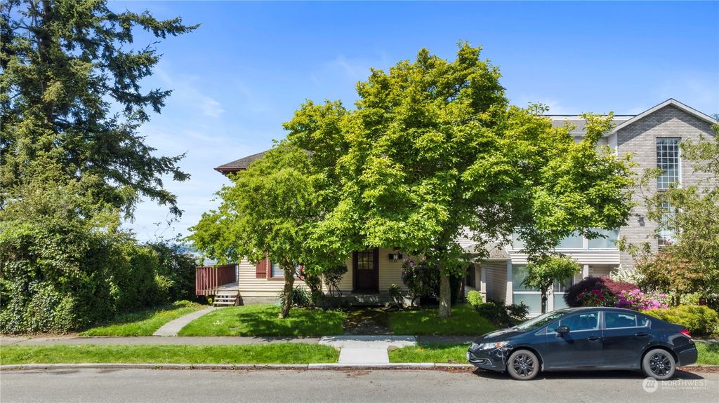 Photo of 2422 Grand Avenue, Everett, WA 98201 (MLS # 2242249)