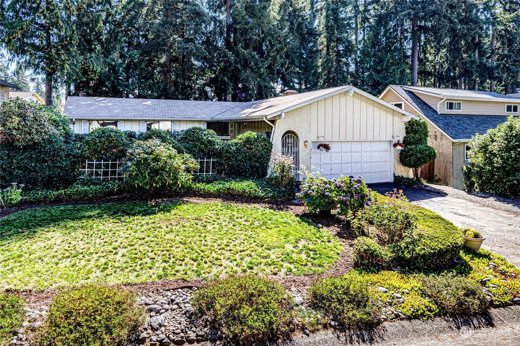Photo of 2114 172nd Place SE, Bothell, WA 98012 (MLS # 1994892)