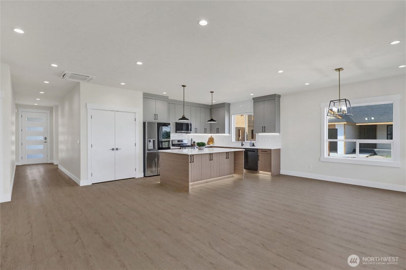 416 W 4th Street