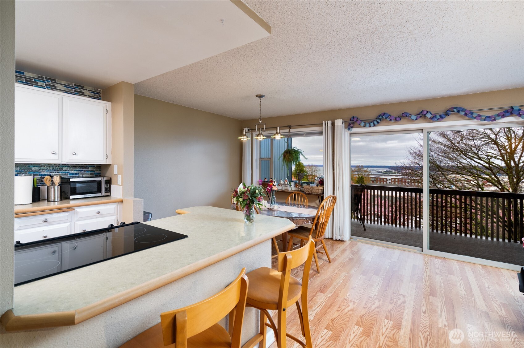 924 N Garden Street 201