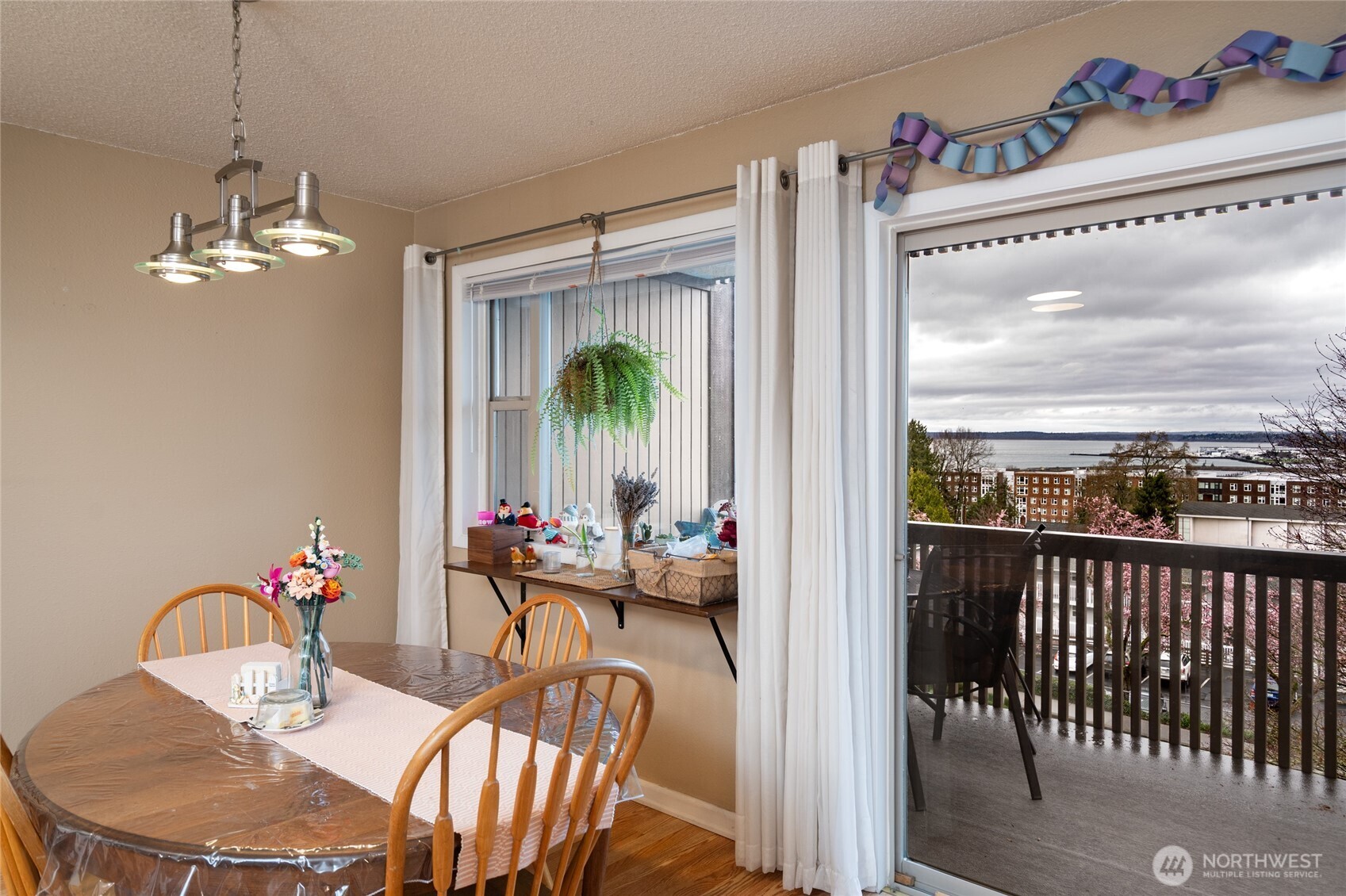 924 N Garden Street 201