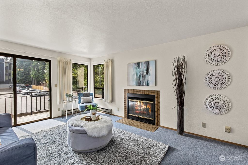 Photo of 12033 15th Avenue NE #103, Seattle, WA 98125 (MLS # 1996145)