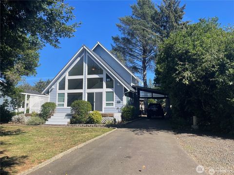 130 S Oar Loop SW Ocean Shores WA 98569