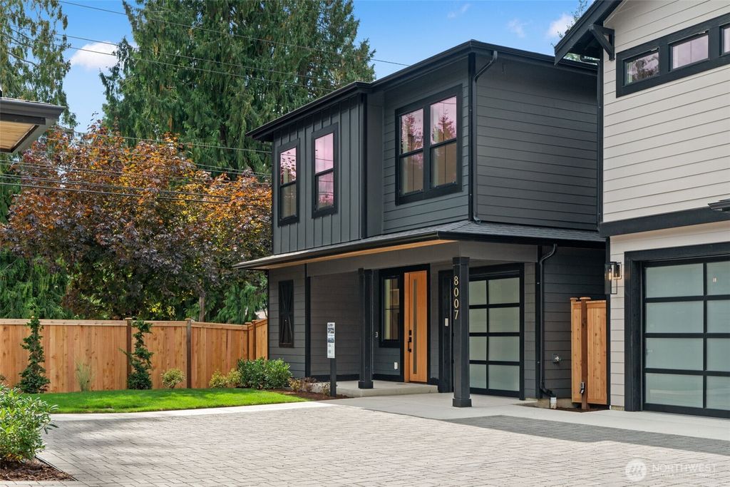 Photo of 8007 131st Place NE, Kirkland, WA 98033 (MLS # 2454285)