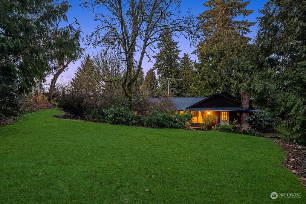 Photo of 605 SW 316th Street, Federal Way, WA 98023 (MLS # 2034629)