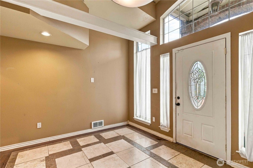 Photo of 1708 S Evans Street, Aberdeen, WA 98520 (MLS # 2585109)