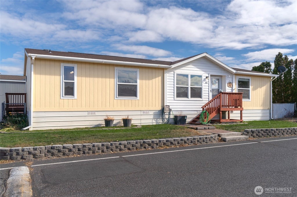 Photo of 900 N Grape Drive #69, Moses Lake, WA 98837 (MLS # 2593210)