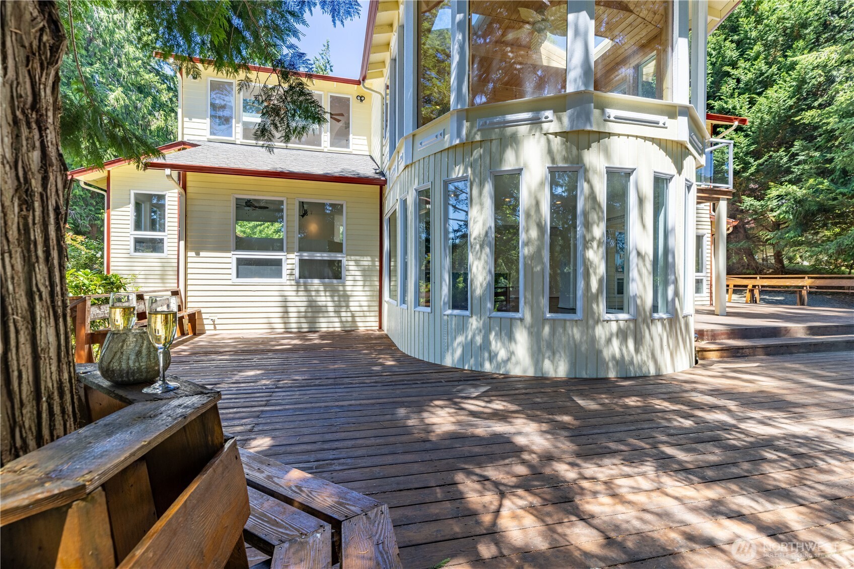 121 SE Emerald Drive
