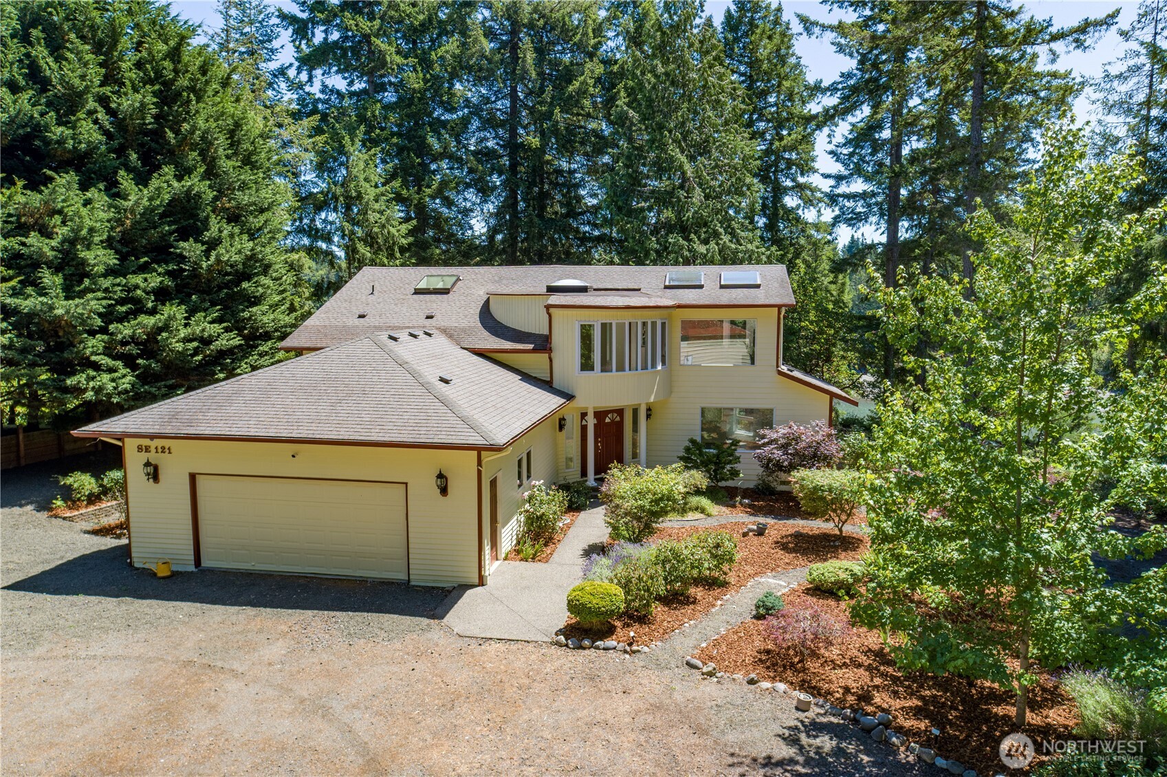 121 SE Emerald Drive