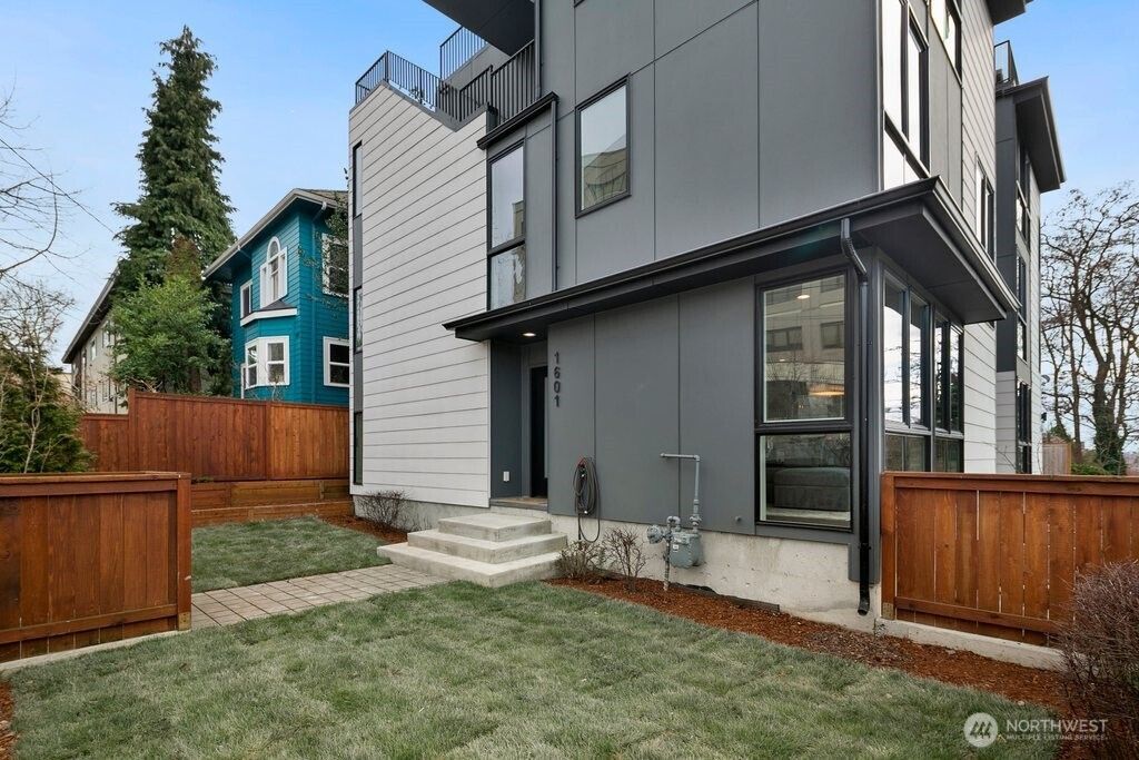 Photo of 1601 E Jefferson Street, Seattle, WA 98122 (MLS # 2483744)